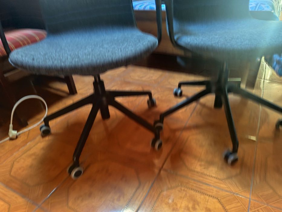 Cadeira com rodas e braços de apoio ikea