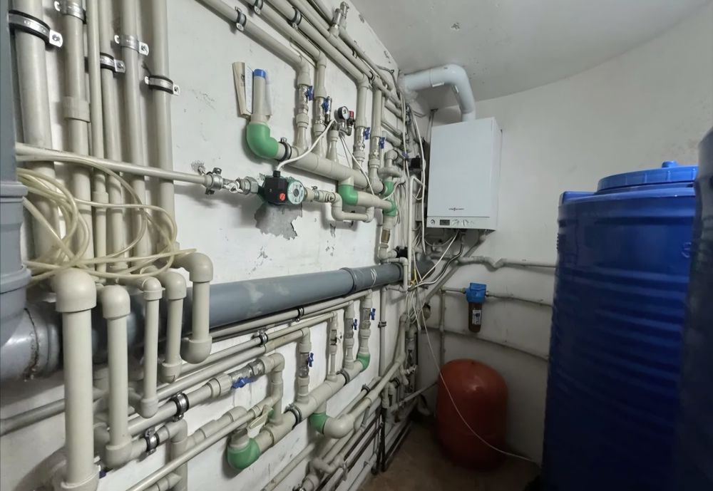 Продаю дом с бассеином в Центре