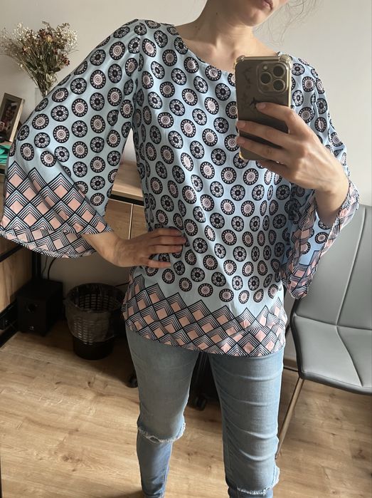 Nowa bluzka zwiewna z geometrycznym wzorem grey wolf