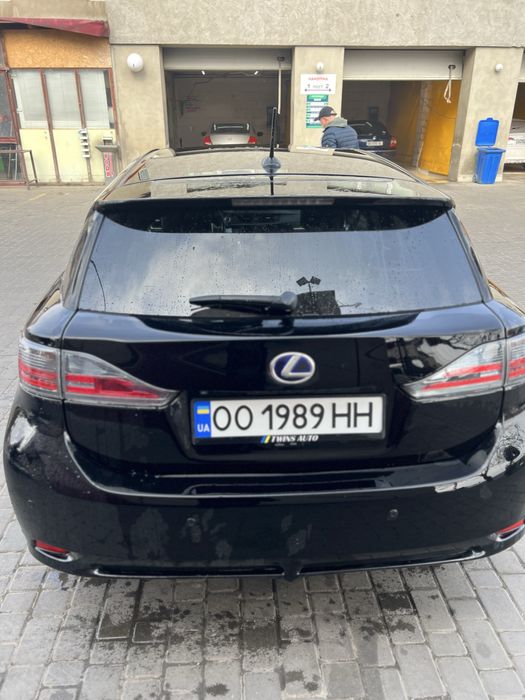 Продам Lexus CT (гибрид)