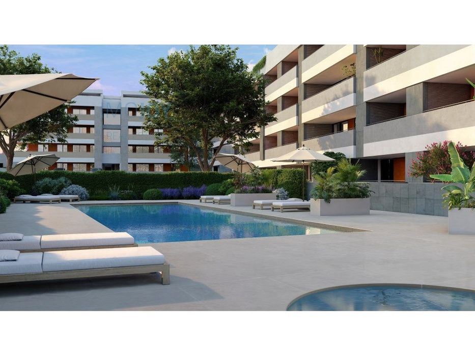 Apartamento T1 +1 em Condomínio com Piscina em Lagos