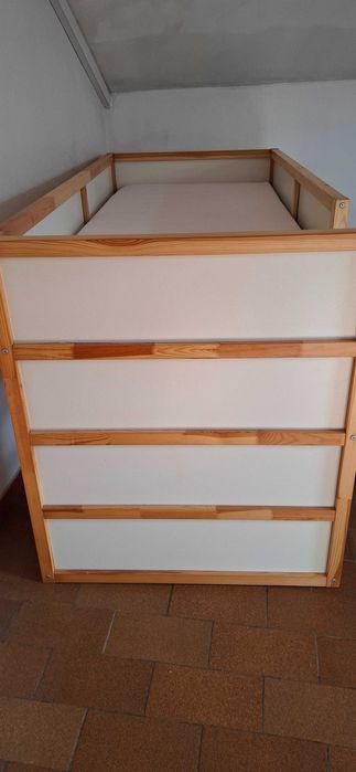 Cama meia‑altura infantil 90×200 madeira – excelente estado + colchão