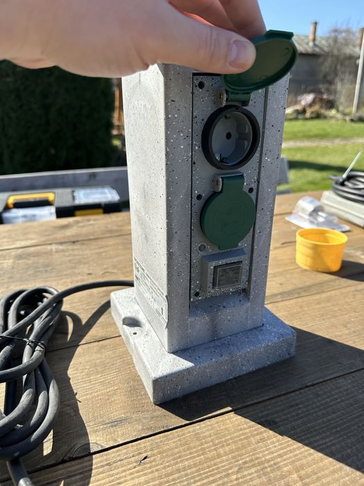 Блок внутрішніх розеток двір