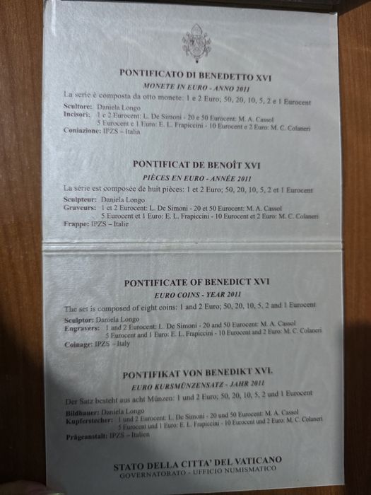 Carteira oficial de moedas  do Estado da Cidade do Vaticano de 2011