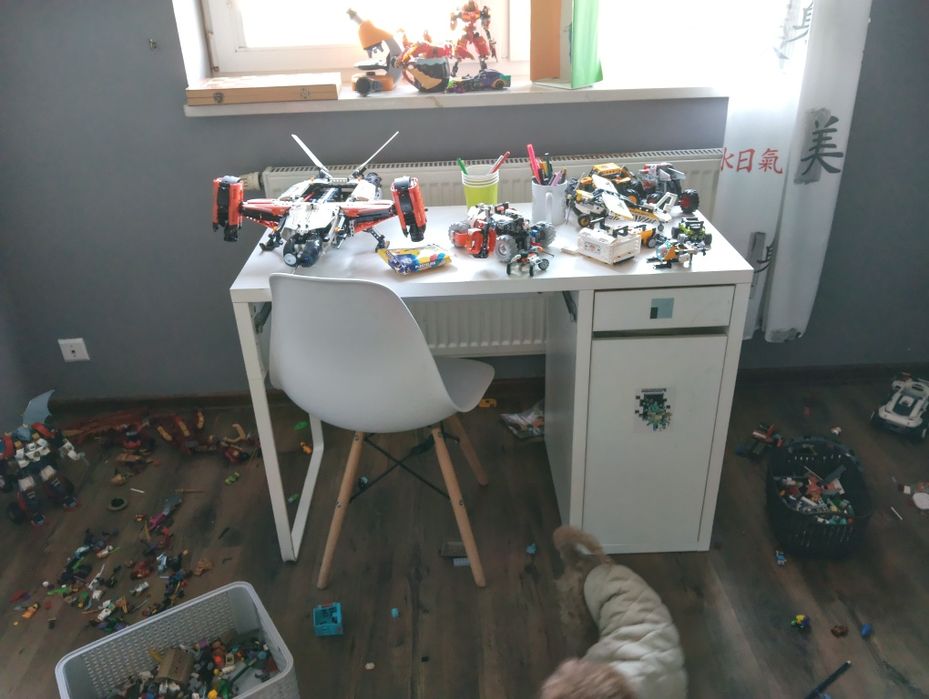 Biurko i krzesło - cena za sztukę