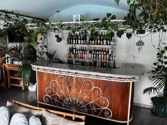 BAR em ferro forjado e granito