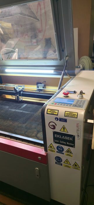 Laser CO2 900x600mm | Sterownik Ruida | Chiller CW-5200 | Odciąg 700W | Kamera LightBurn