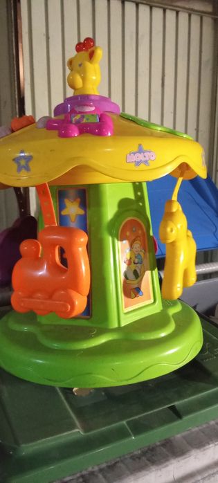 Andarilho e carrocel como novos