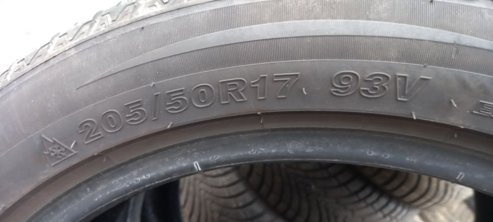 Пара ризини 205/50R17 GOODRIDE
