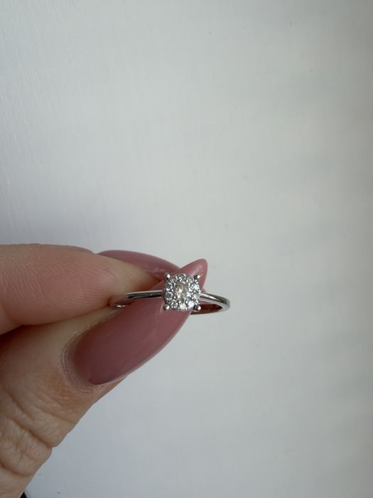 Каблучка для заручин золота з діамантом