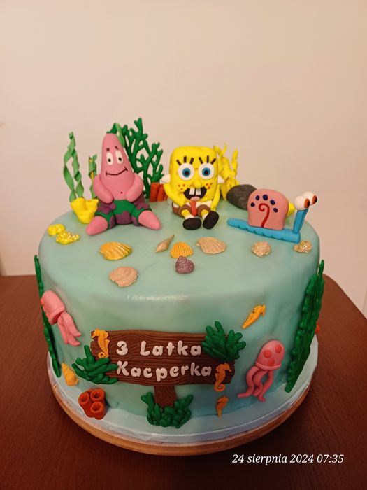 Dekoracje na tort z masy cukrowej