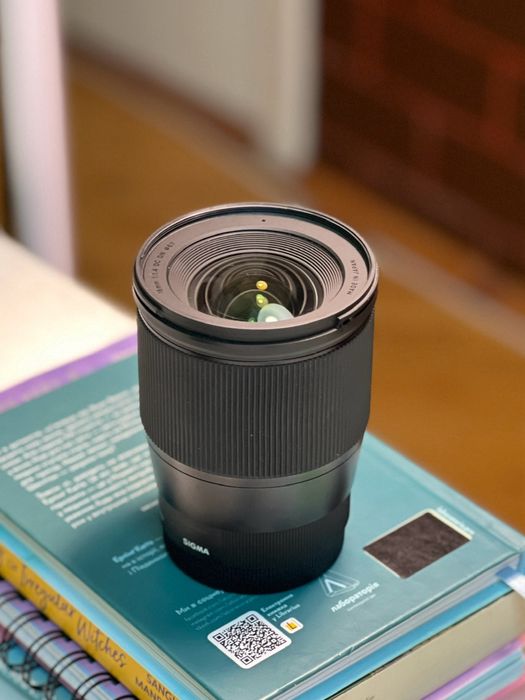 Об'єктив Sigma 16mm f/1.4 DC DN (кріплення EF-M)