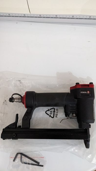 Продам пневмостеплер обивочный 4PRO 8016