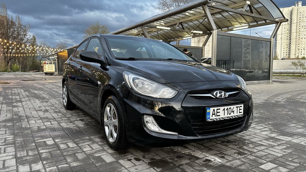 Hyundai Accent 2011 один власник з салону в рідній фарбі