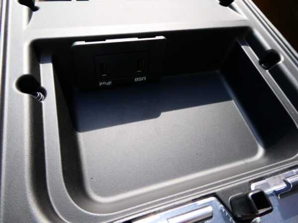 Range Rover sport L320 2010 - 2013 consola central