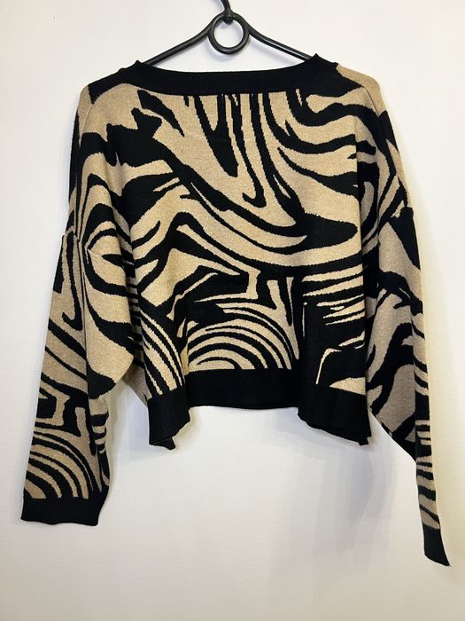 brązowo-czarny sweter w zwierzęcy print Stradivarius L