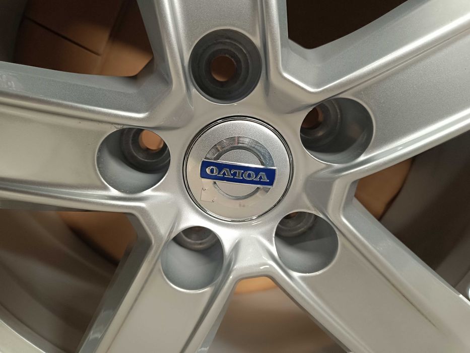 Felgi aluminiowe  Dezent TU 7.5x18 ET50 5x108 Volvo