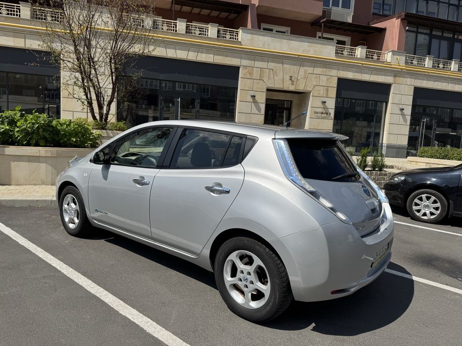 Продам Nissan Leaf