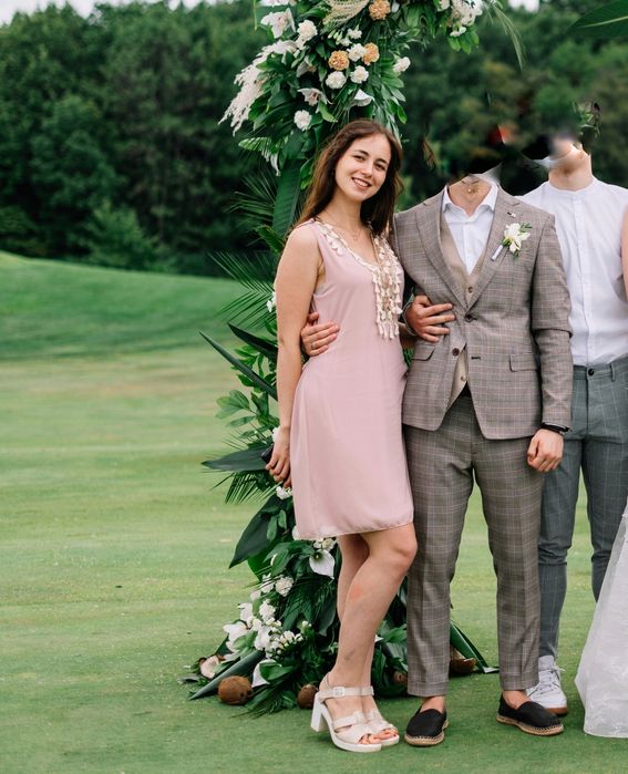 Ніжна рожева сукня