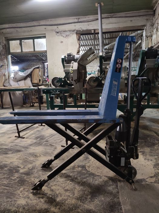 Палетний штабелер