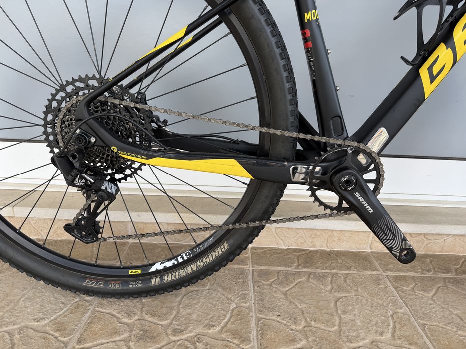 Bicicleta de BTT roda 29 - carbono