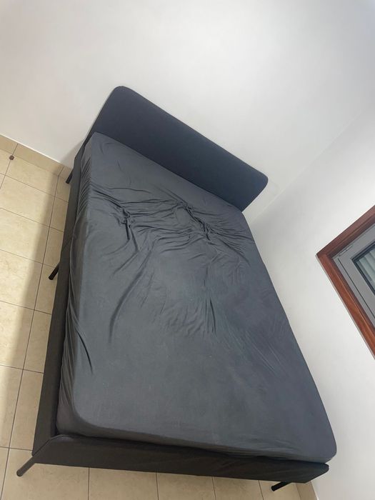 Conjunto cama, estrabo e colchão 1,40 x 2,00 ( 1 mes de uso)