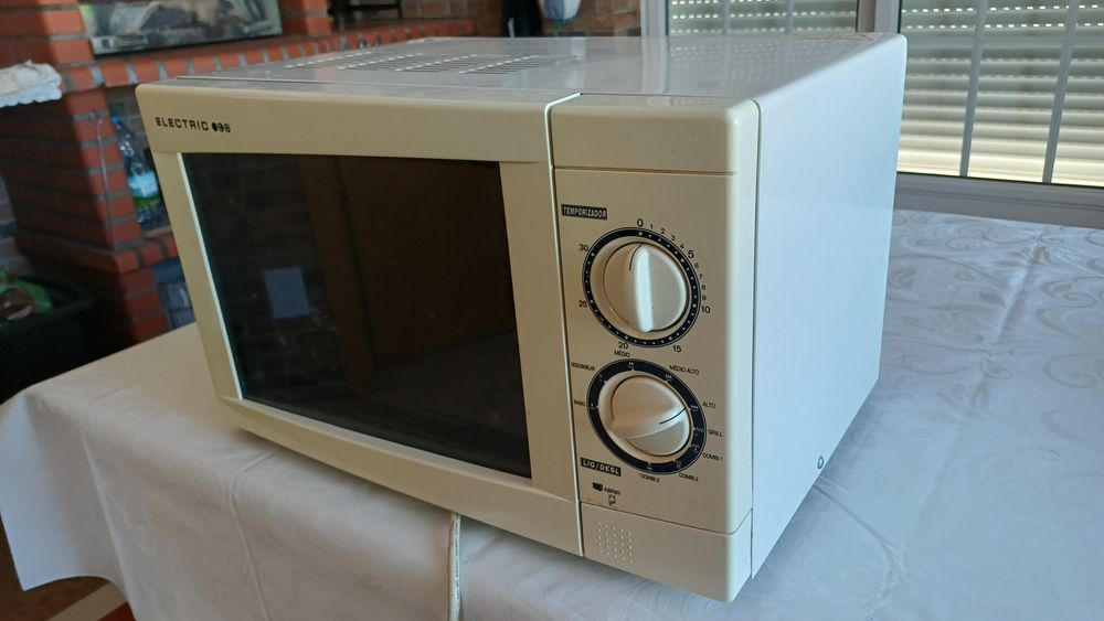 Micro-ondas usando
