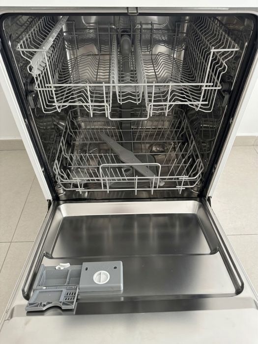 Máquina de lavar loiça Zanussi ZDF211