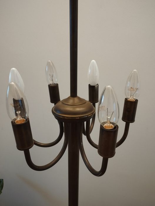 Mosiężna lampa podłogowa Hollywood Regency 6 punktów świetlnych Oryginał
