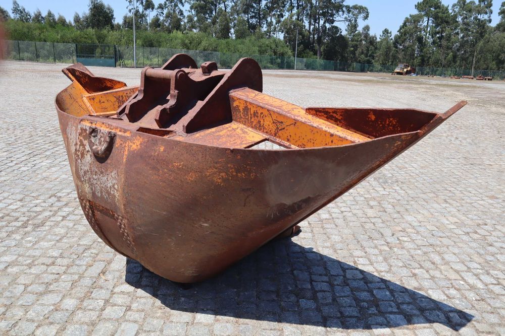 Balde Trapezoidal 2096-530 mm EQ 15-24 t Morin M6