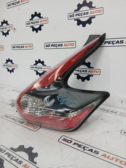 FAROLIM DIREITO CINZA NISSAN JUKE (F15) 1.2DIG-T ANO: 2015