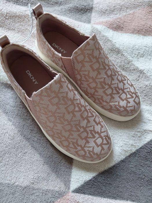 Продам кросівки дитячі