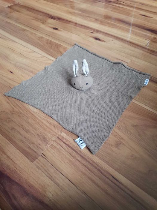 Kocyk przytulanka króliczek Milo oat Liewood pluszak maskotka