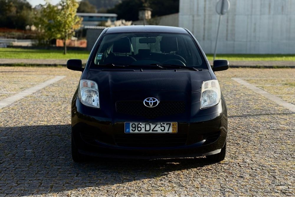 Vendo toyota yaris 2007 150 mil quilometros