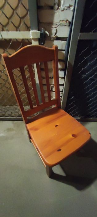 Krzesła drewniane kuchenne