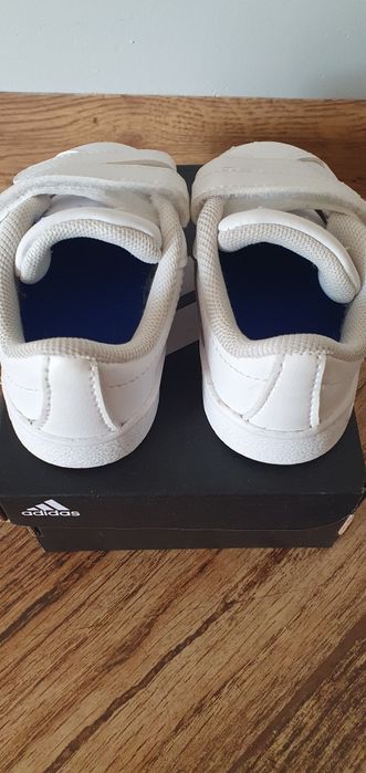 Buty dziecięce Adidas r 19