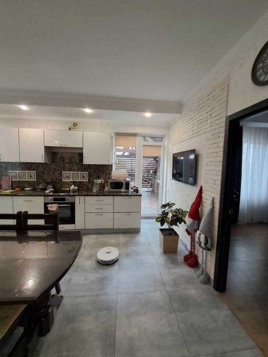 Продам дом с евроремонтом в Нерубайском!