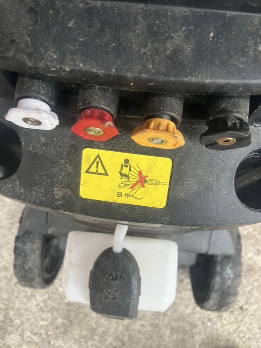 Maquina de pressao eletrica