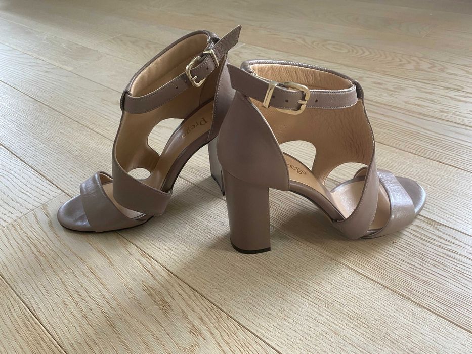 Босоніжки жіночі Prego