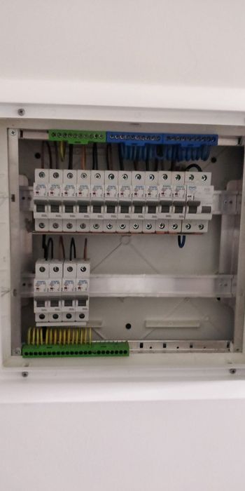 Eletricista - Instalações e Manutenção Elétrica