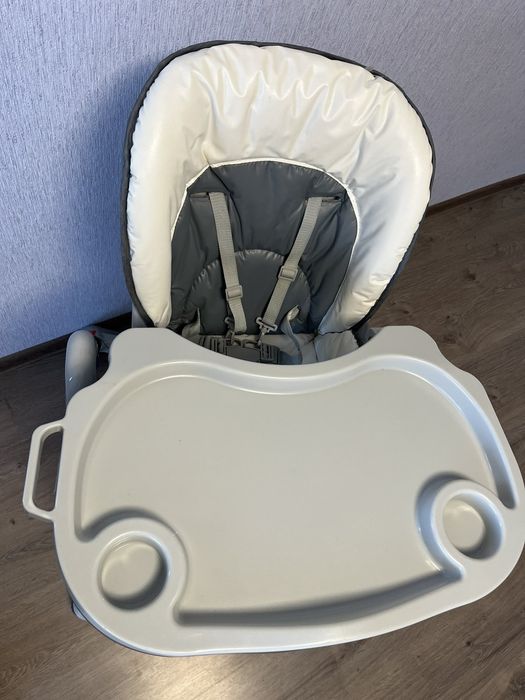 Годувальний столик CARETERO