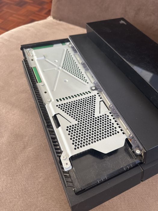 Playstation PS4 avariada