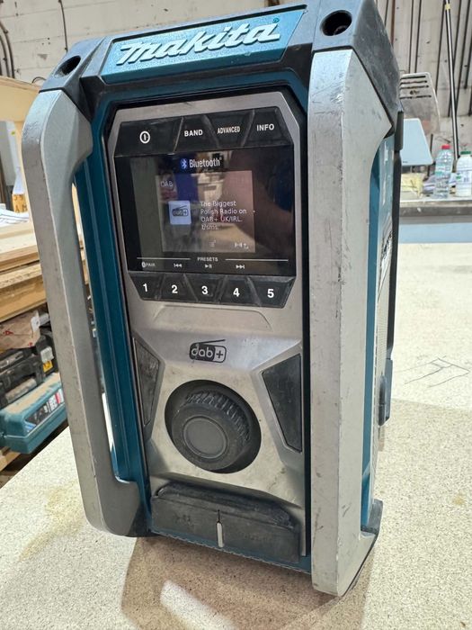 Makita MR007 G radio