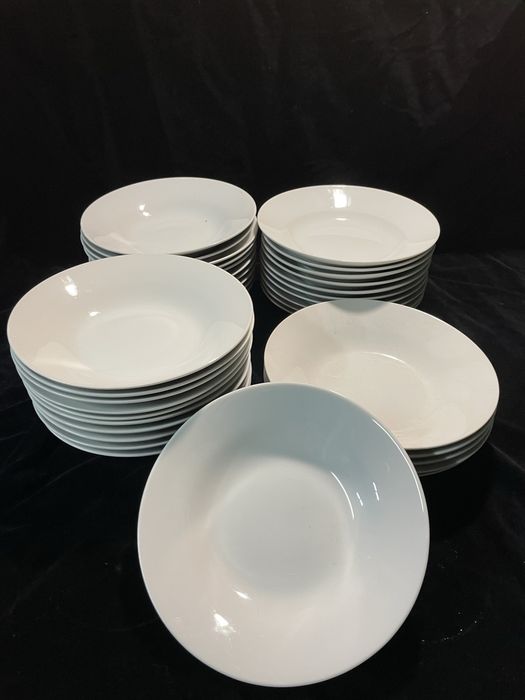 Lote 36 pratos sopa Kasa