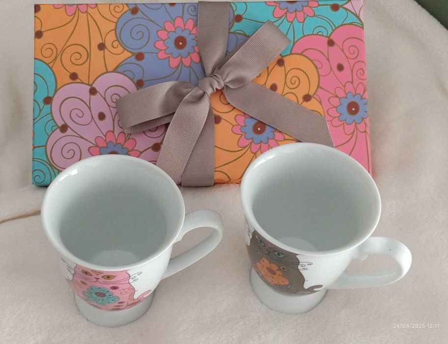 2 canecas marca GATO PRETO