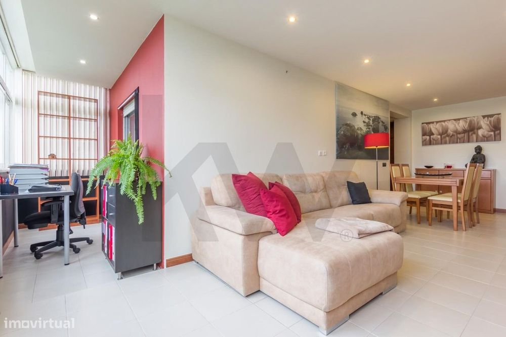 ✨ Oportunidade Única! T3 com Vista Deslumbrante para a Serra da Arrábi