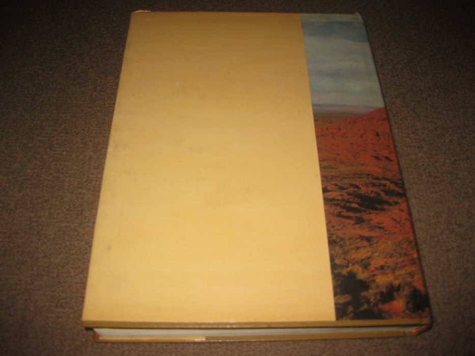 Livro "Dicionário Ilustrado das Maravilhas Naturais do Mundo"