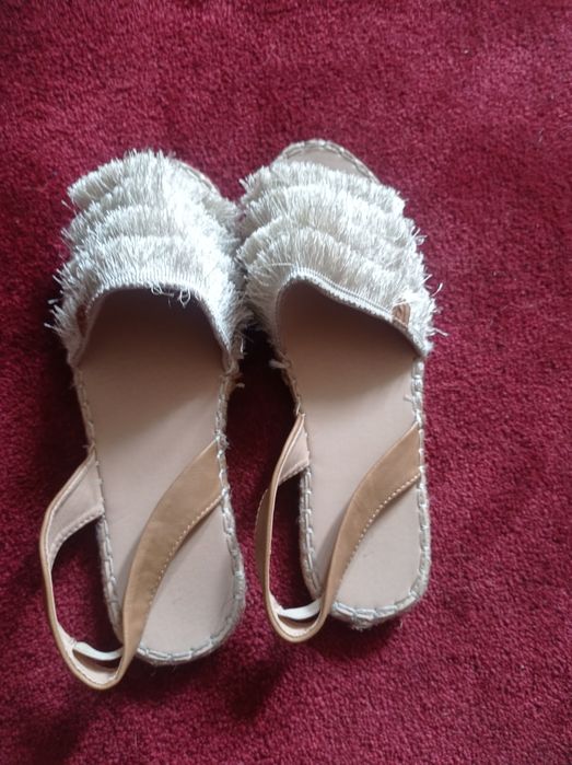 Sandały 38 r dwa razy założone