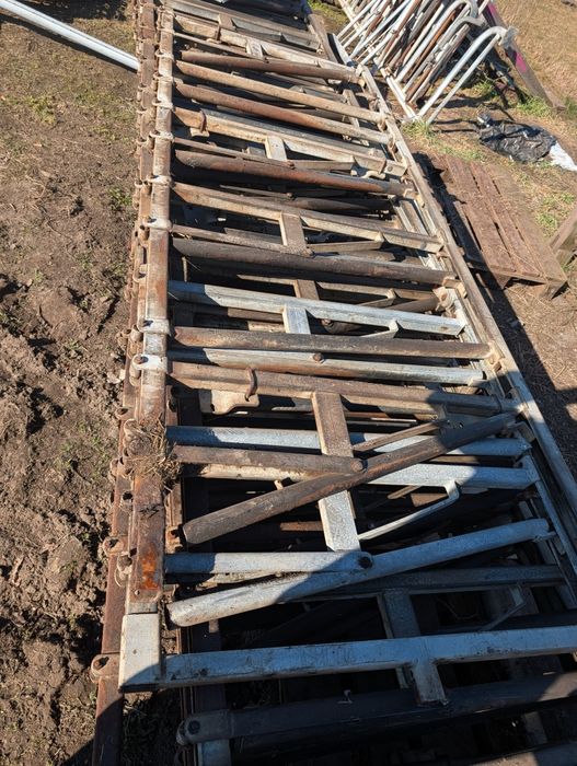 Płoty dla bydła, krów drabina paszowa, wygrodzenia samozatrzaskujace