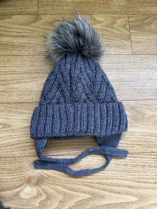 Продам зимову шапку, 5-6 років